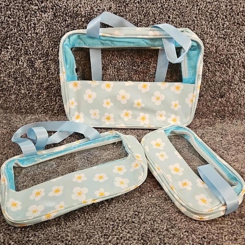 3 Pack Daisy Pattern Travel Bags. NWT